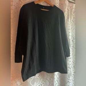 Uniqlo Jet Black Long Sleeve Women's Oversized Slouchy 3/4 Sleeve Tee
